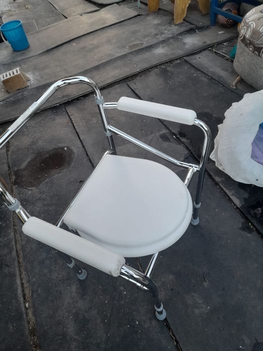 Унитаз для людей на больничном