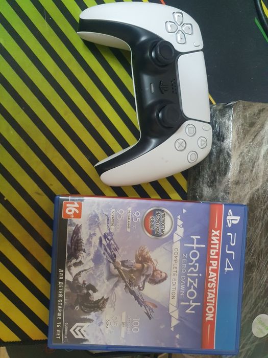 Продам Sony Playstation 5  срочна с играми
