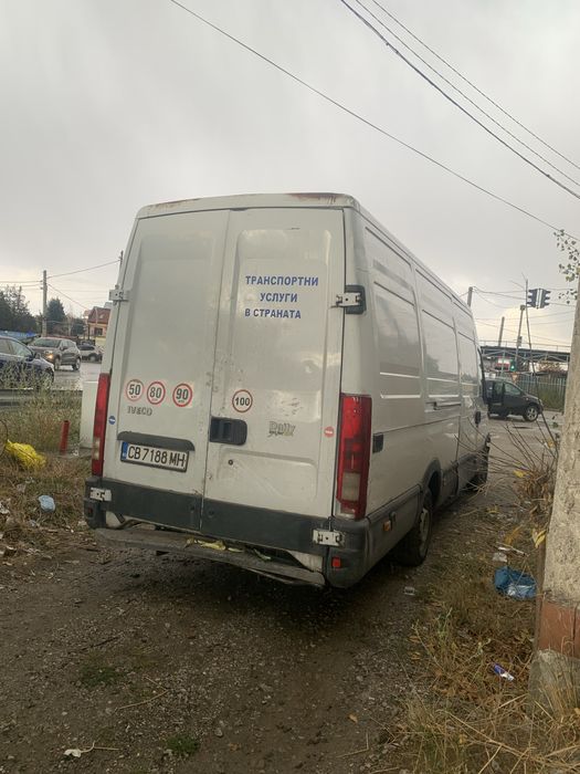 Продавам бус ивеко дейли цял без номерата