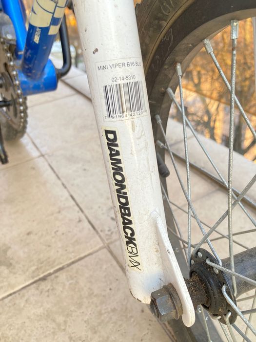 Детско колело (16"), с помощни колела и каска: Diamondback Junior Viper 16" BMX (16 цола)