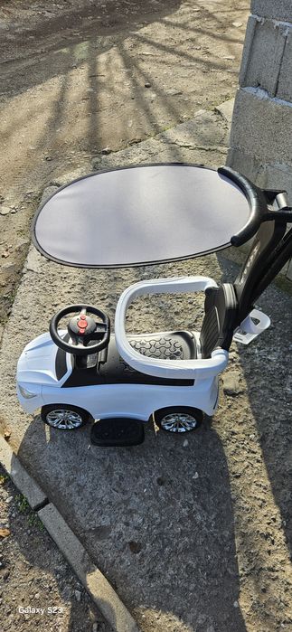 Продавам детска музикална  количка с родителски контрол