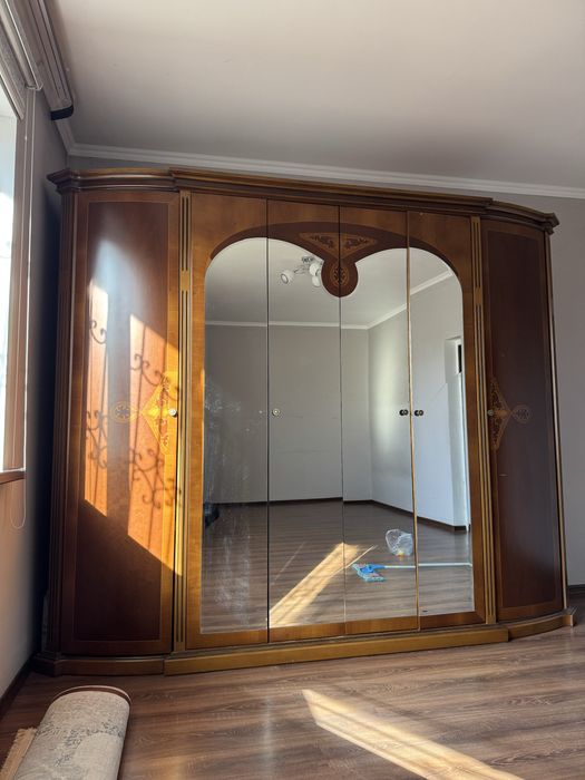 Шкаф, еще есть спальный