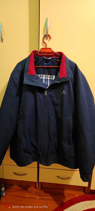 Vând Geaca Gant xl