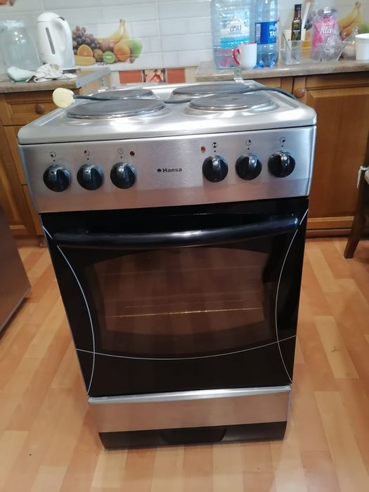 Продам кухонную плиту,стол, холодильник