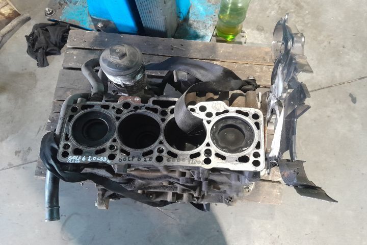 Bloc motor ambielat 2.0 CBDC 2.0 CBDC Volkswagen VW Passat B6 [2005 -
