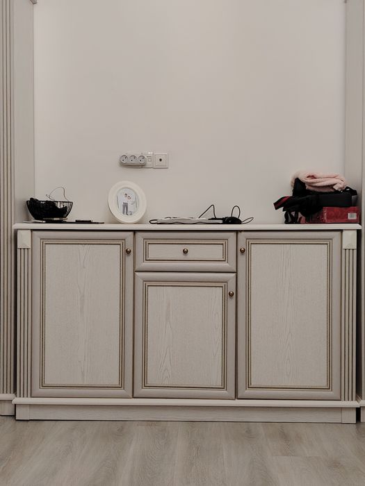 Продаю комод и 2 шкафа для гостиной б/у