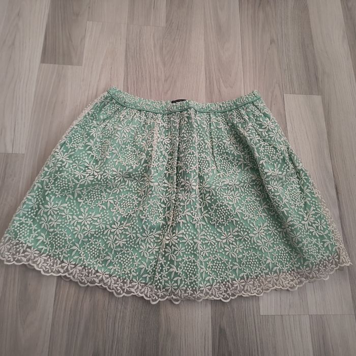 Fustă Zara dantela, dublura verde mentă, L. Cadou fustă albă.