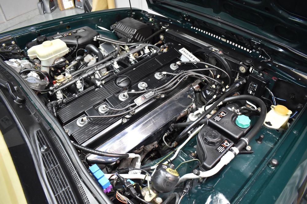 Jaguar XJ6 4.0 – 1994 – British Racing Green – Vehicul Istoric
