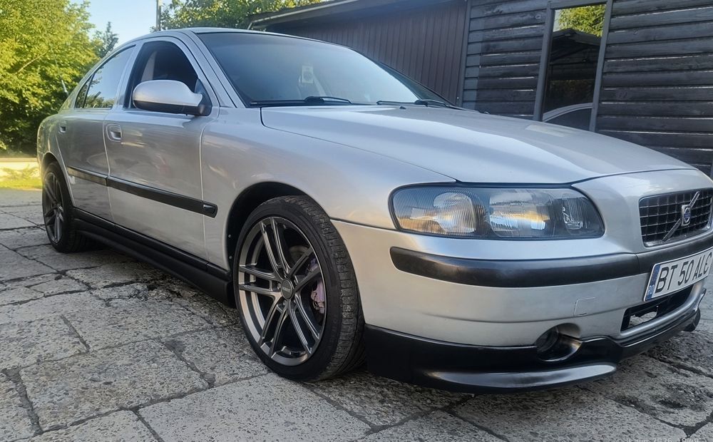 Vând Volvo s60 D5