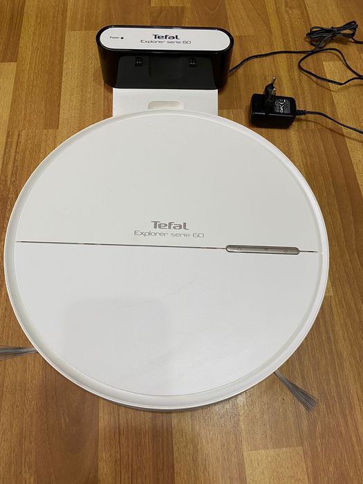 Робот-пылесос Тефаль.