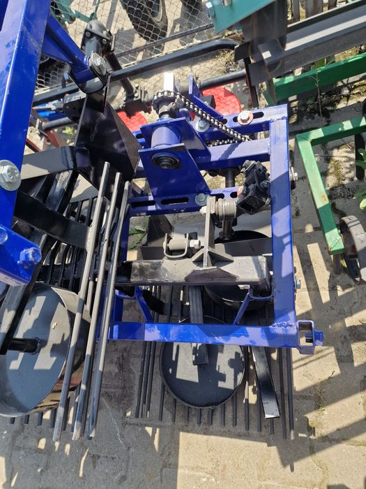 Masina de recoltat scos cartofi ceapa usturoi motocultor