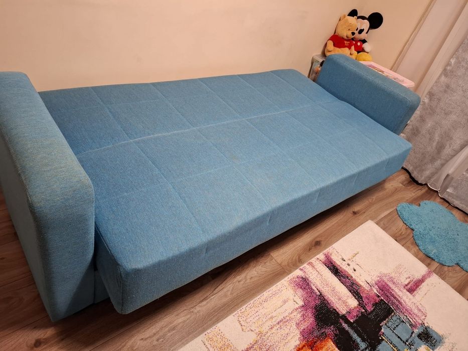 Canapea extensibila cu loc de depozitare