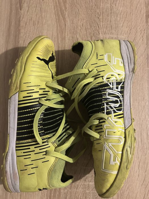 Ghete de fotbal puma future