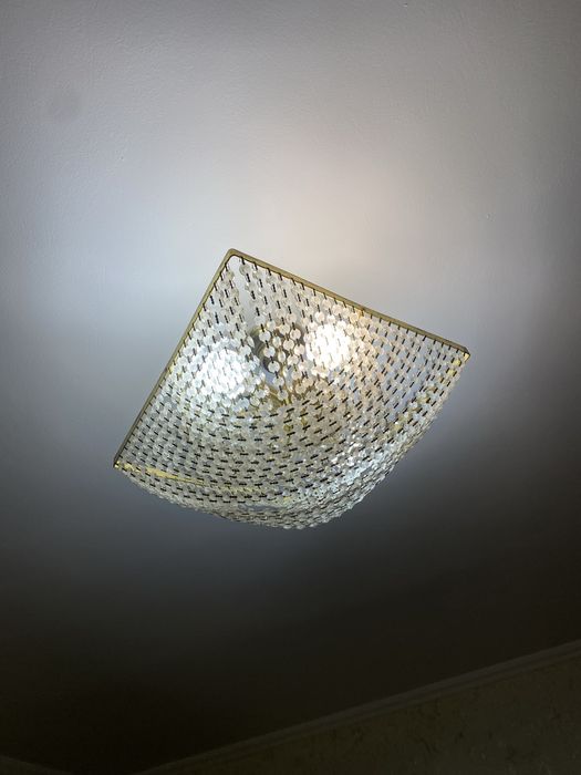 Продается люстра