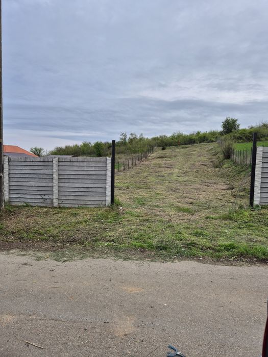 Teren intravilan 979 mp Podari – Livezi  împrejmuit utilități la str.