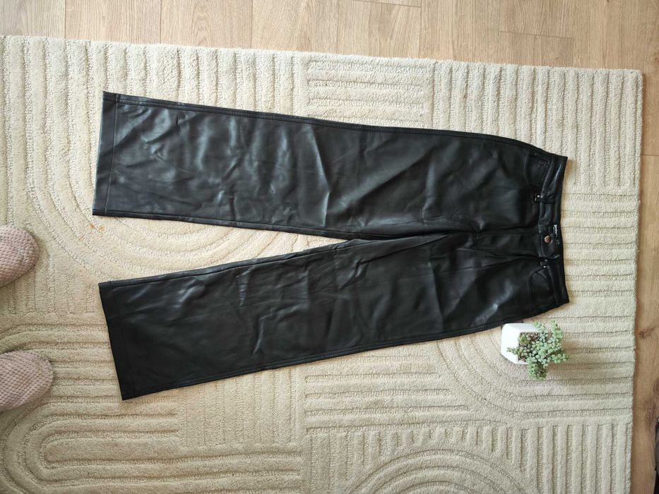 Кожени панталони Stradivarius