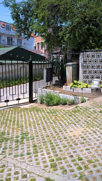 Дава се под наем Къща в Варна, Възраждане 1 - 225 кв.м за 1019.49 € - Снимка #8