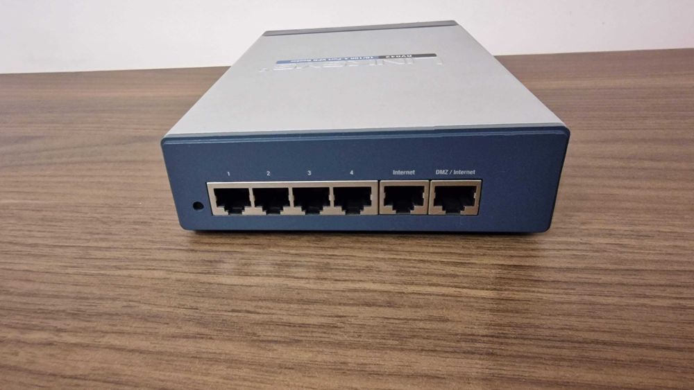 Cisco Linksys RV042 - рутер с два WAN порта