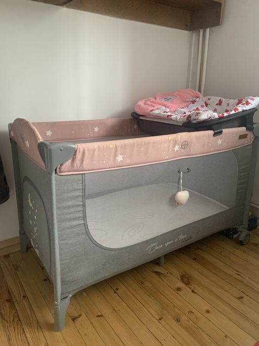 Кошарка+ бебешки матрак, спално бельо и чувалче за сън