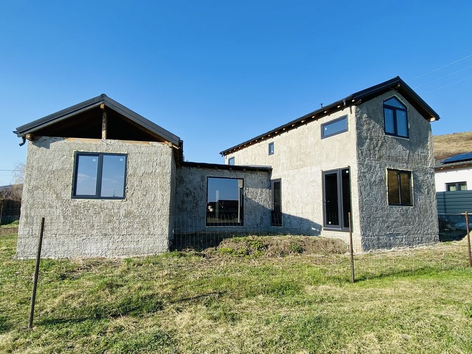 Vând casă în Piatra Neamț