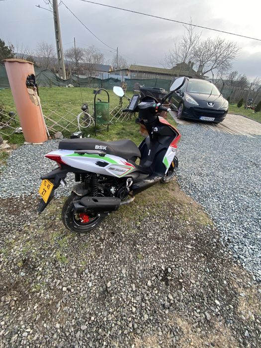 Scuter BSK DIABLO 50 cc se  Conduce  FARĂ PERMIS