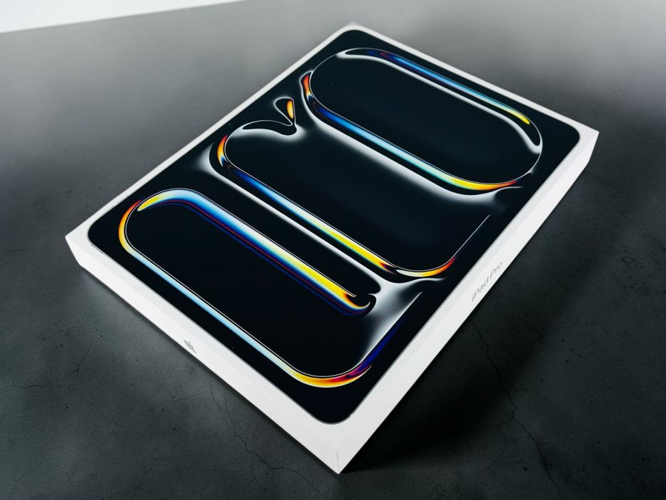 НАЛИЧЕН! Apple iPad Pro 13" 8th Gen M5 Wi-Fi 256GB Silver Гаранция!