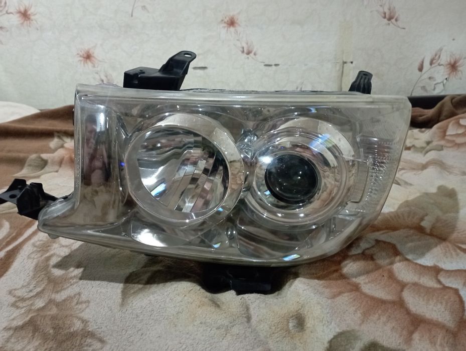 Фара  на Тойота Fortuner