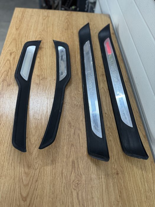 вътрешни прагове/лайсни “Individual” и  “///М” за бмв Е90/Е91