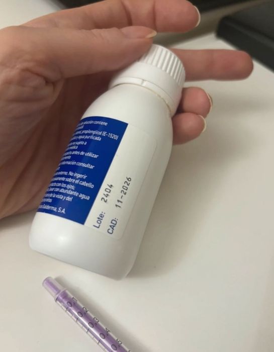 Tratament impotriva caderii parului Minoxidil 5% 60 ml