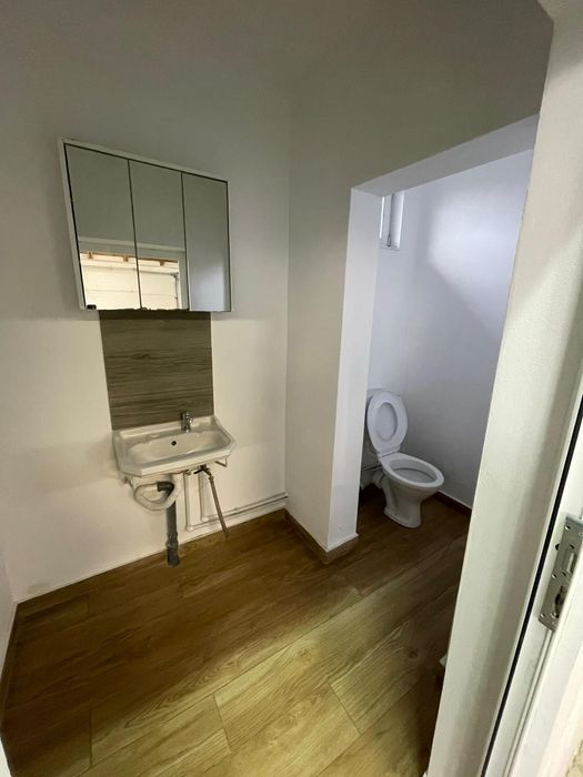 Închiriez hală 200 mp/apartament 90mp/teren 700mp