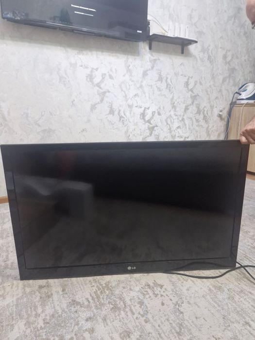 Телевизор 100х61 LG