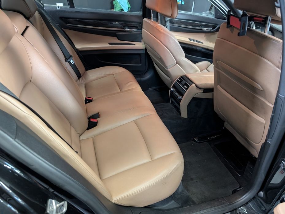 BMW Seria 7  F01 XDrive M Pachet