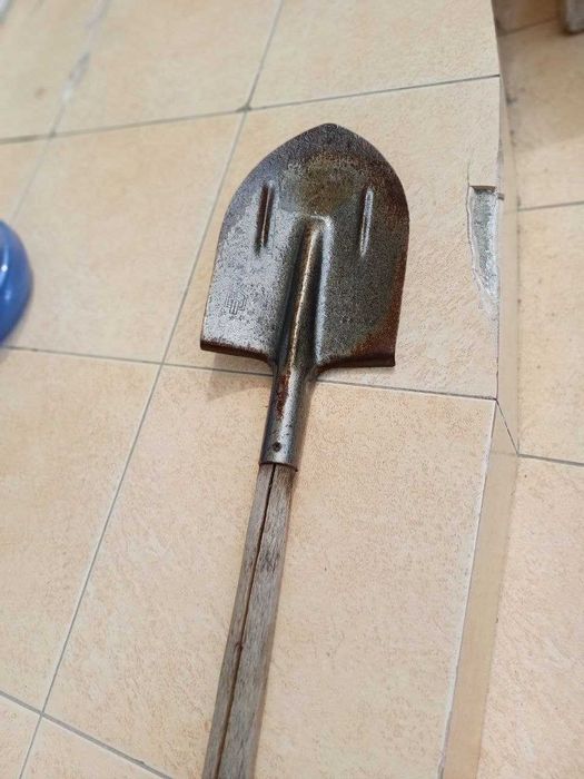 Лопата садовая крепкая