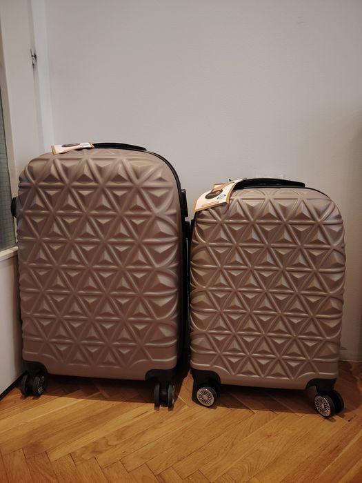 Нов Куфар Reymond