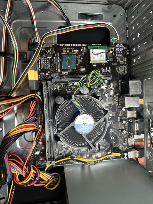 PC Desktop Intel Pentium G4400 | 8GB DDR4 | SSD 256GB (Opțional GT 730)