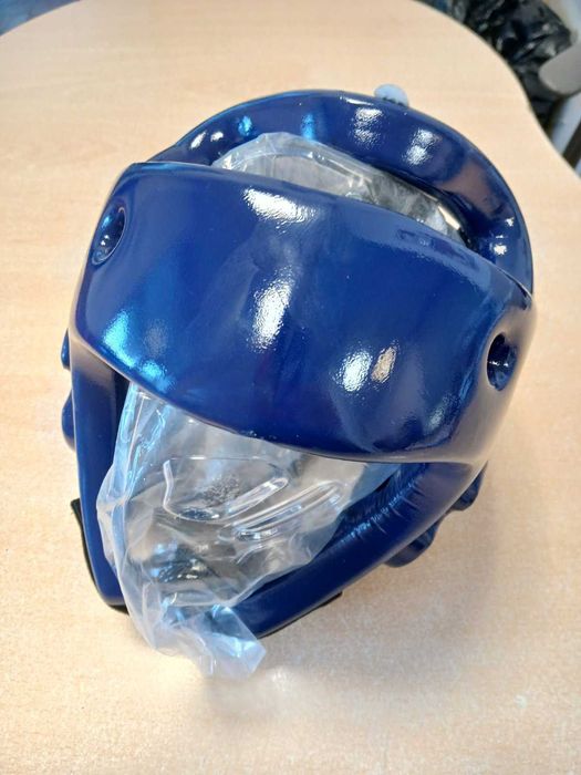 Каска за бокс / кикбокс с предпазители за бузи