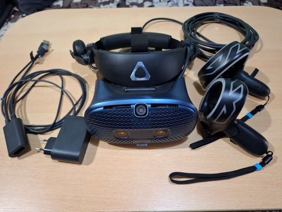 KIT / SET Cască VR HTC Vive Cosmos.