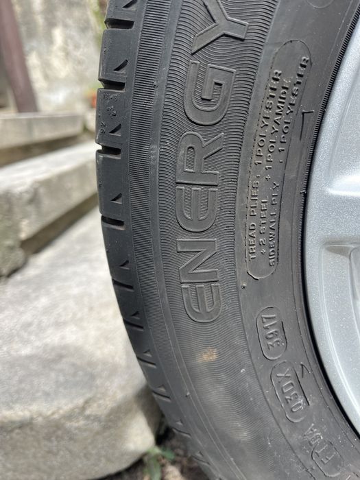 Anvelope vara Michelin Energy Saver 195/60/R15 impecabile. Pret fix