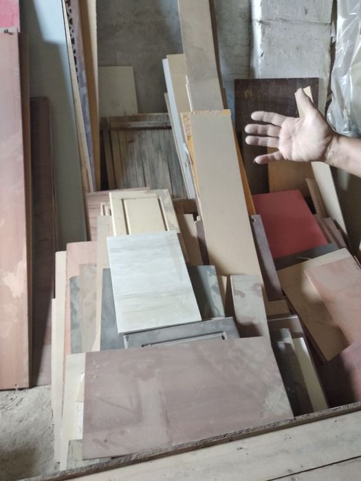 Ламинанты и станки сотилади