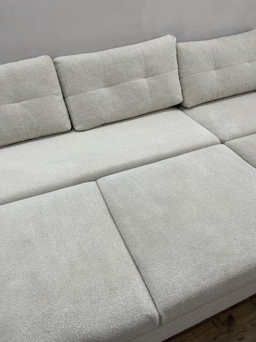 Трендовый диван букле/тедди