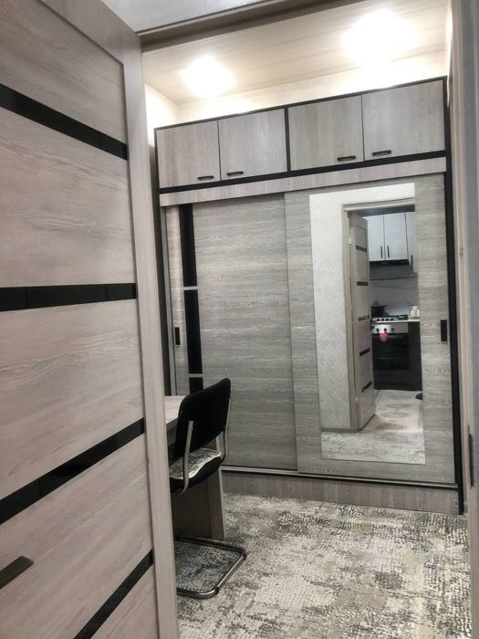 Продается квартира на ТТЗ-1 1-этаж 3*комнатная переделанная в4. 95000$