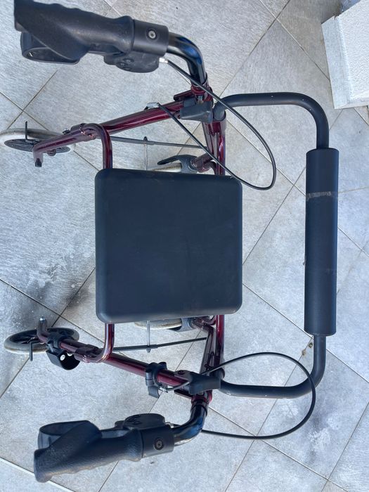 Проходилка/Ролатор за възрастни