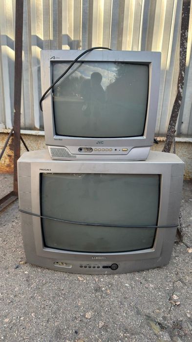Продам телевизор