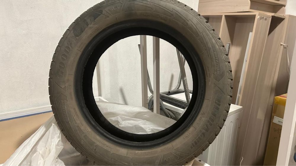 Продам всесезонные шины Goodyear