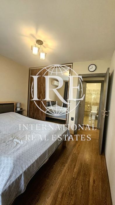 Продава се Тристаен апартамент в Варна, Възраждане 3 - 101 кв.м за 1976 €/кв.м - Снимка #11