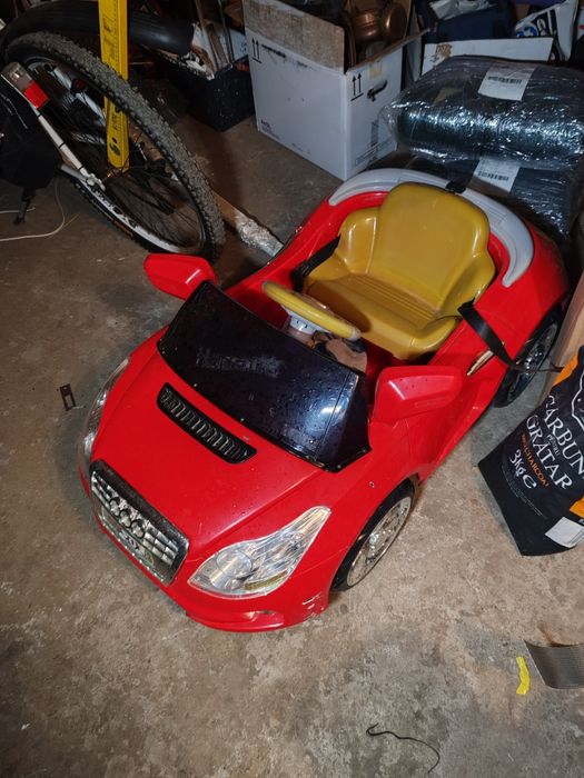 Mașinuța electrică