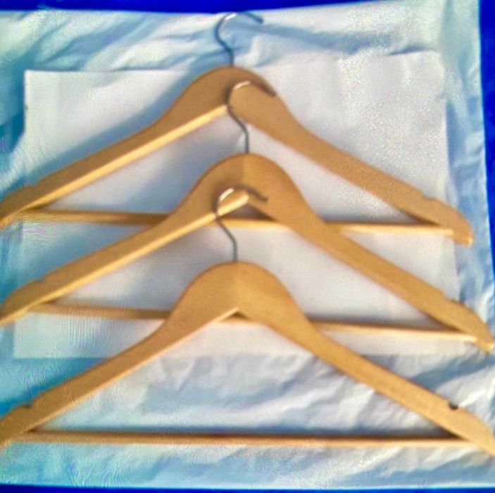 Ofer spre vânzare  umerase,suporti perete..