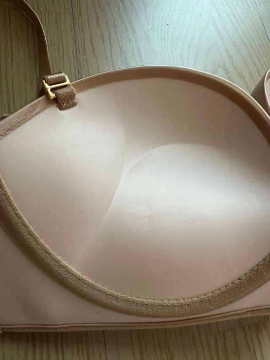 Sutien Victoria’s Secret nou, cu eticheta