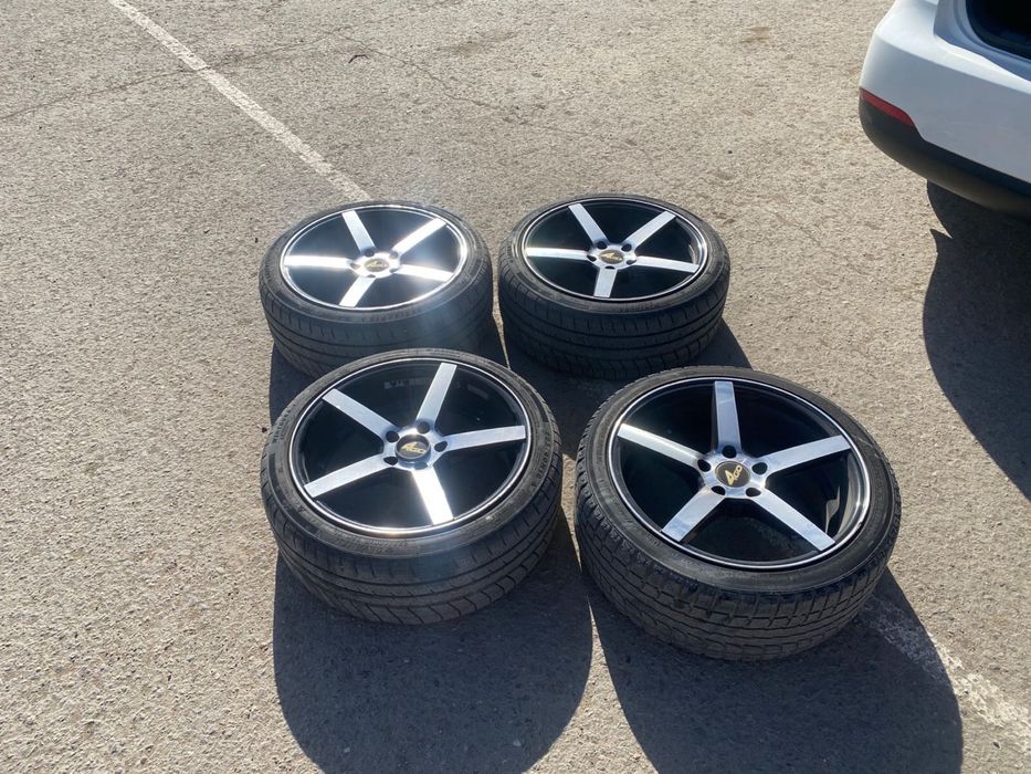 Продам шины с покрышкой 18