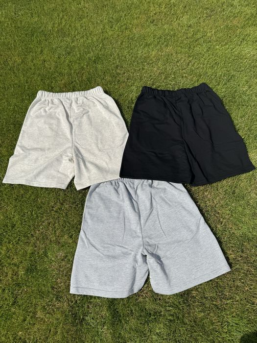 Pantaloni scurti ESSENTIALS  / Colectie 2026